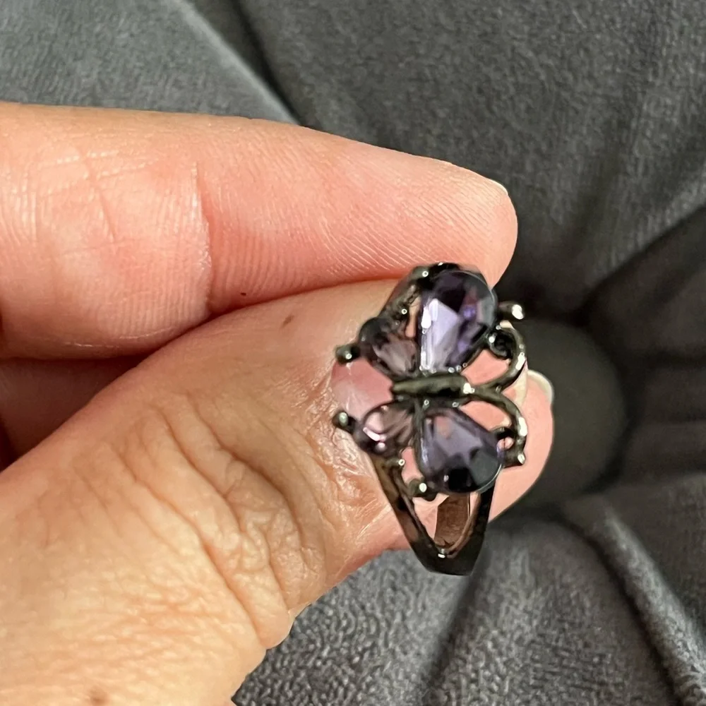 Stainless steel purple butterfly 🦋 ring - Picture 4 of 5